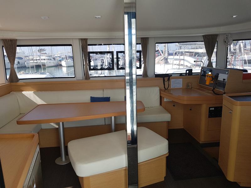 Book yachts online - catamaran - Lagoon 42 - Agia Irini - rent