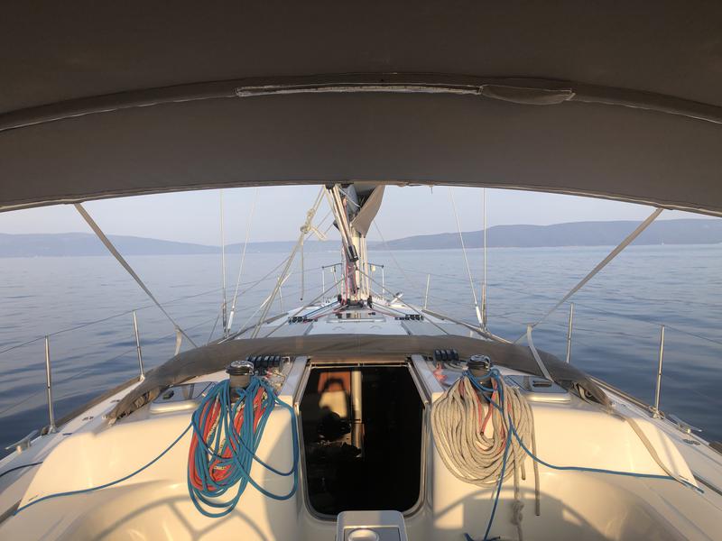 Book yachts online - sailboat - Dufour 44 - Victoria 1 - Refit 2018 - rent