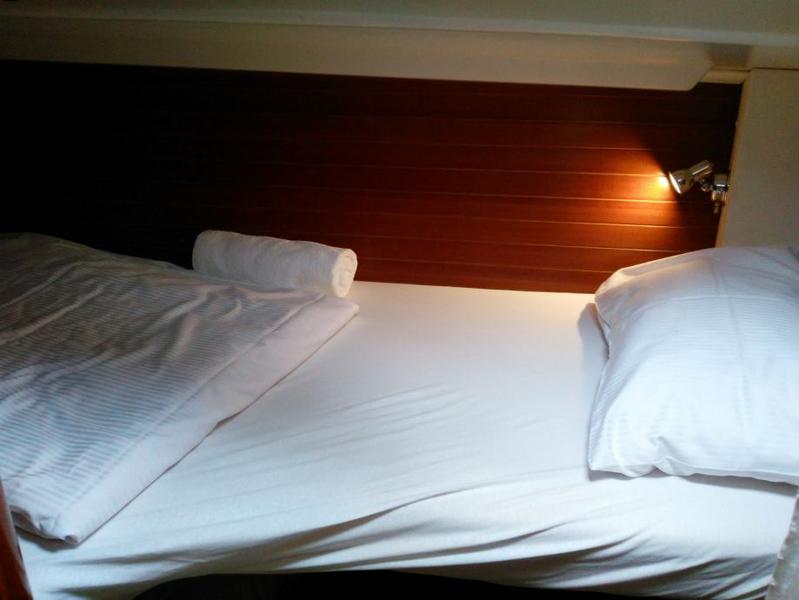 Book yachts online - sailboat - Dufour 44 - Victoria 1 - Refit 2018 - rent