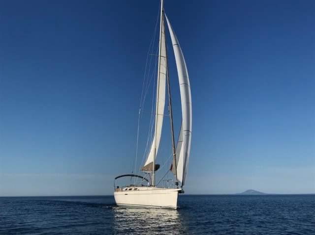 Book yachts online - sailboat - Dufour 44 - Victoria 1 - Refit 2018 - rent
