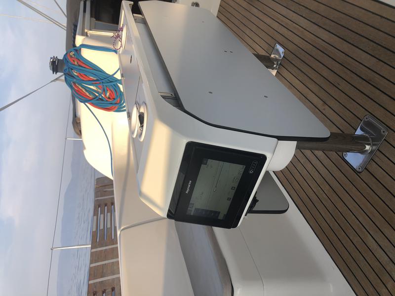 Book yachts online - sailboat - Dufour 44 - Victoria 1 - Refit 2018 - rent