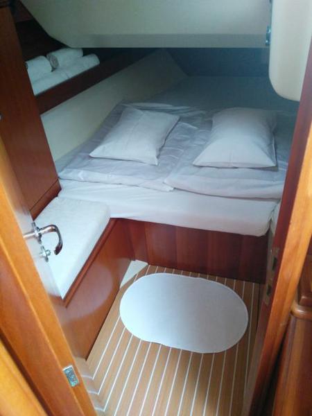 Book yachts online - sailboat - Dufour 44 - Victoria 1 - Refit 2018 - rent