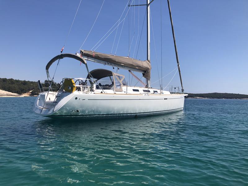 Book yachts online - sailboat - Dufour 44 - Victoria 1 - Refit 2018 - rent