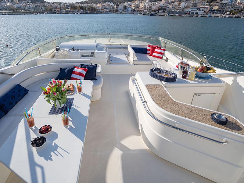 Book yachts online - motorboat - Ferretti 880 - Estia YI - rent