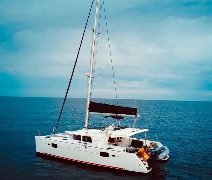 Book yachts online - catamaran - Lagoon 450  Flybridge - Fornes - rent