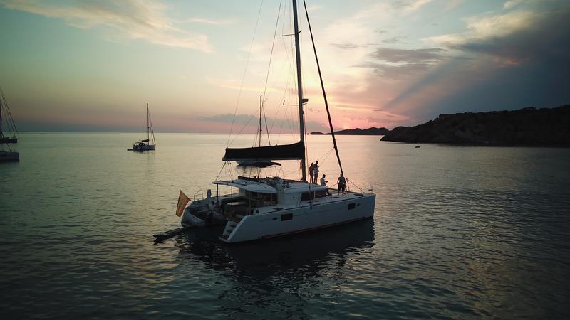 Book yachts online - catamaran - Lagoon 450  Flybridge - Fornes - rent