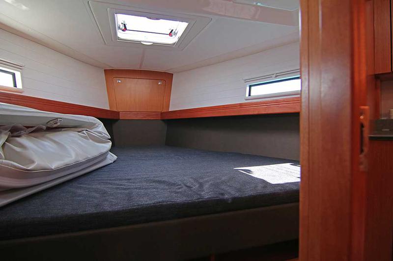 Book yachts online - sailboat - Bavaria 41 Cruiser - Optasia - rent