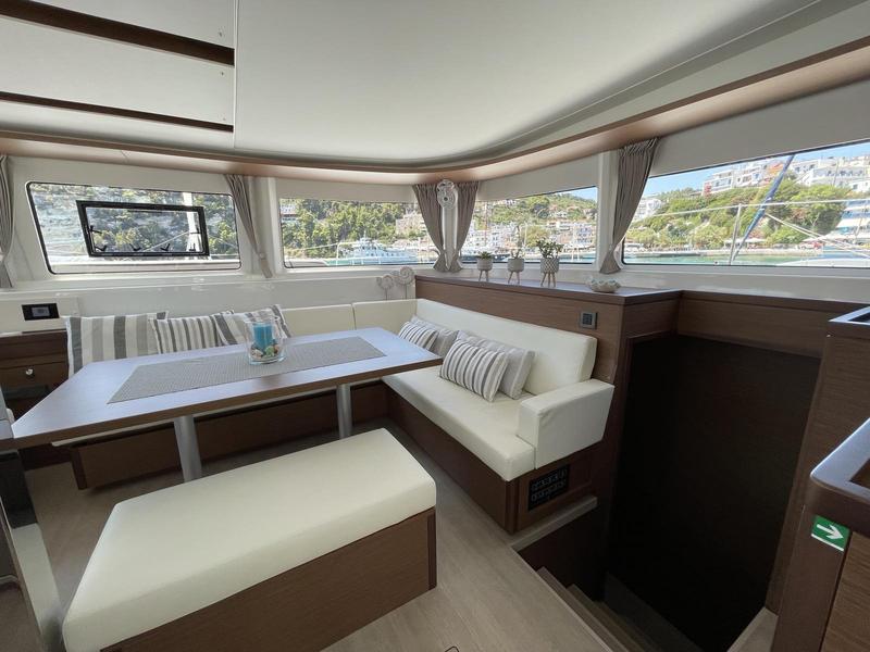 Book yachts online - catamaran - Lagoon 46 - Grand Blue - rent