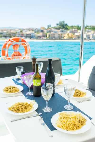 Book yachts online - catamaran - Lagoon 450 Sport - Felix Finis - rent