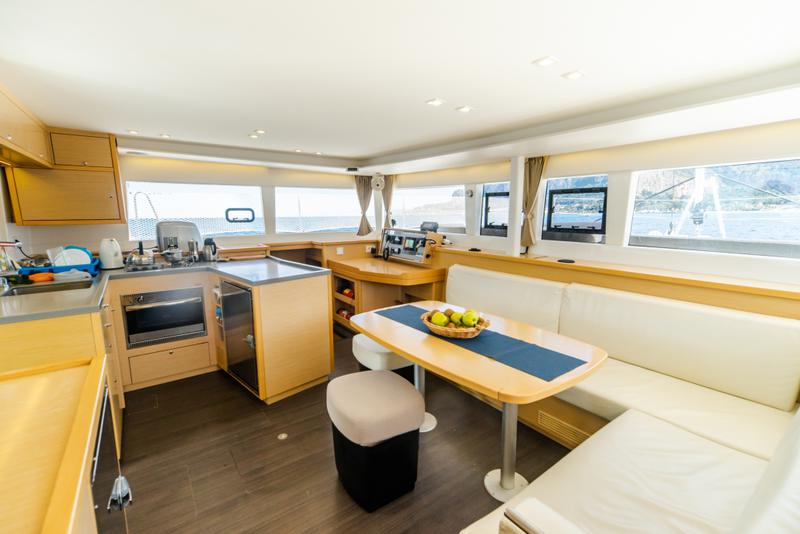 Book yachts online - catamaran - Lagoon 450 Sport - Felix Finis - rent