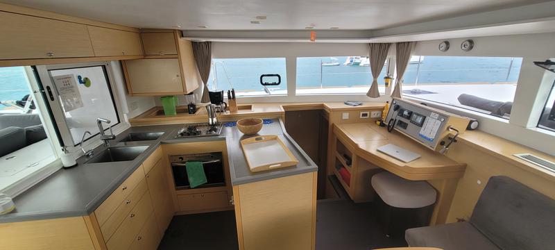 Book yachts online - catamaran - Lagoon 450 Fly - Butterfly - rent