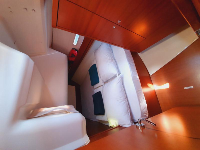 Book yachts online - sailboat - Dufour 405 - Namaste - rent