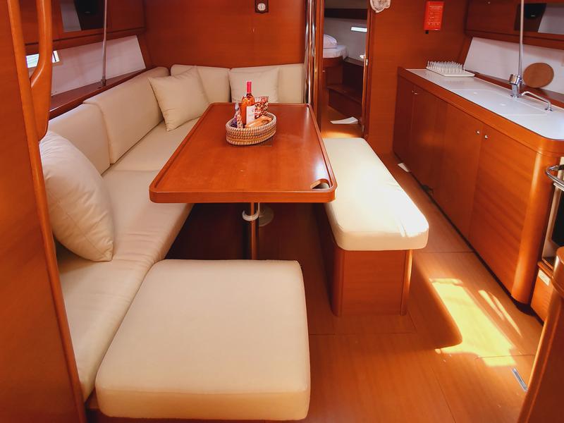 Book yachts online - sailboat - Dufour 405 - Namaste - rent