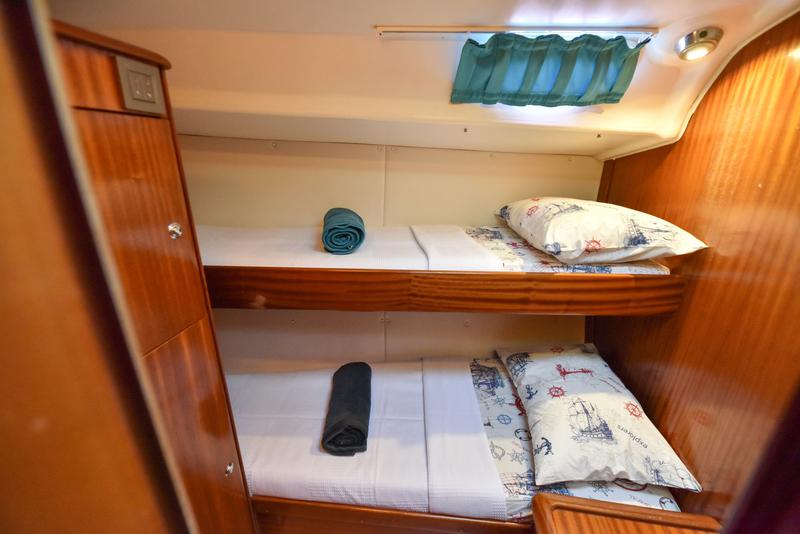 Book yachts online - sailboat - Bavaria 44 Cruiser - Sahbaz - rent