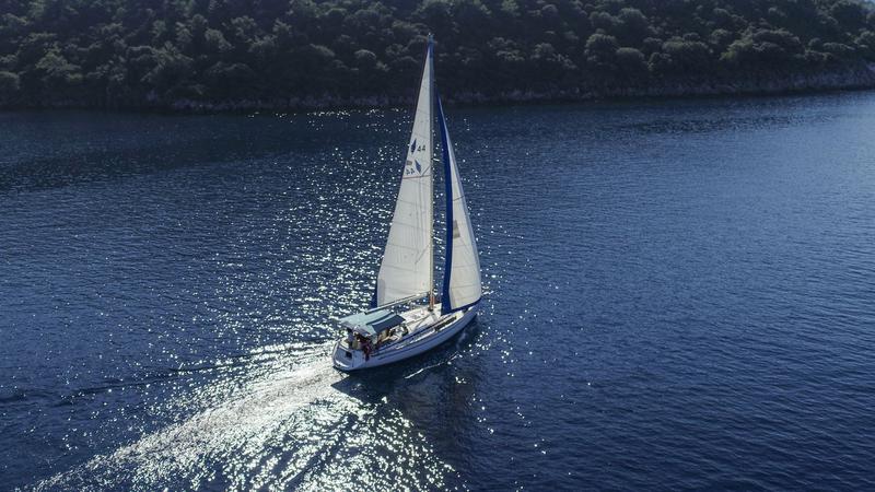 Book yachts online - sailboat - Bavaria 44 Cruiser - Sahbaz - rent