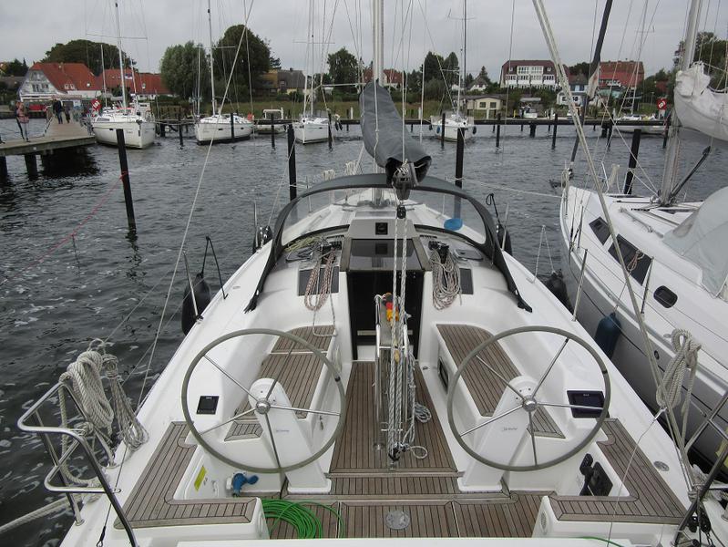 Book yachts online - sailboat - Hanse 315 - Nautilus - rent