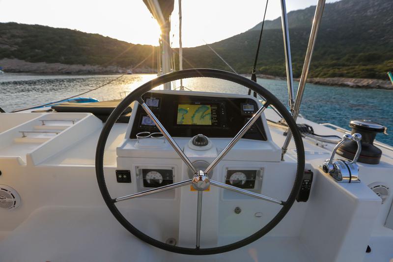 Book yachts online - catamaran - Lagoon 450 - La Luna-1 - rent