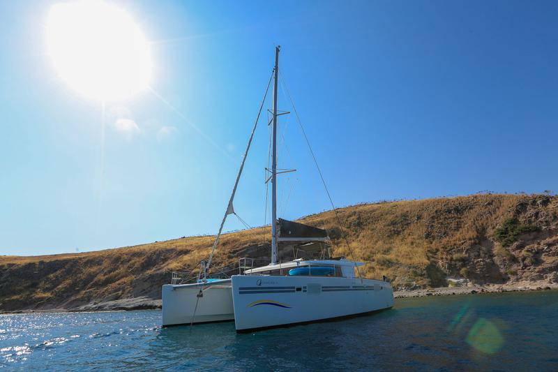 Book yachts online - catamaran - Lagoon 450 - La Luna-1 - rent