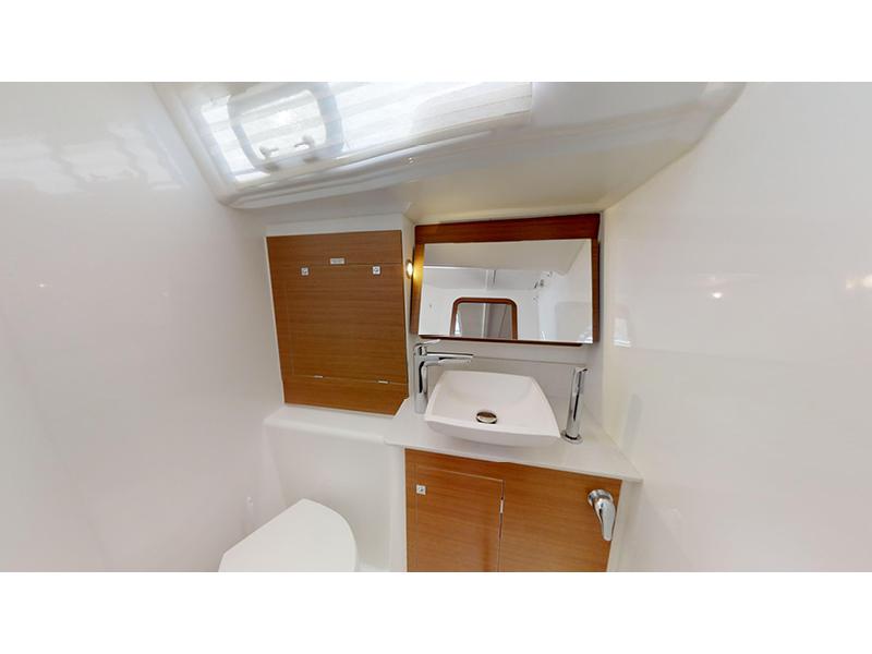 Book yachts online - sailboat - Dufour 390 Grand Large - Nika - rent