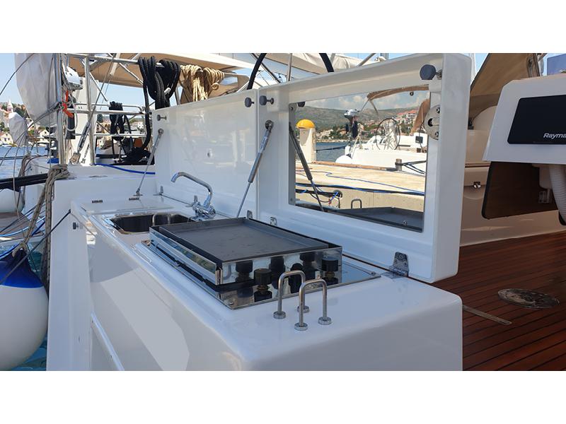 Book yachts online - sailboat - Dufour 430 Grand Large - Calando - rent