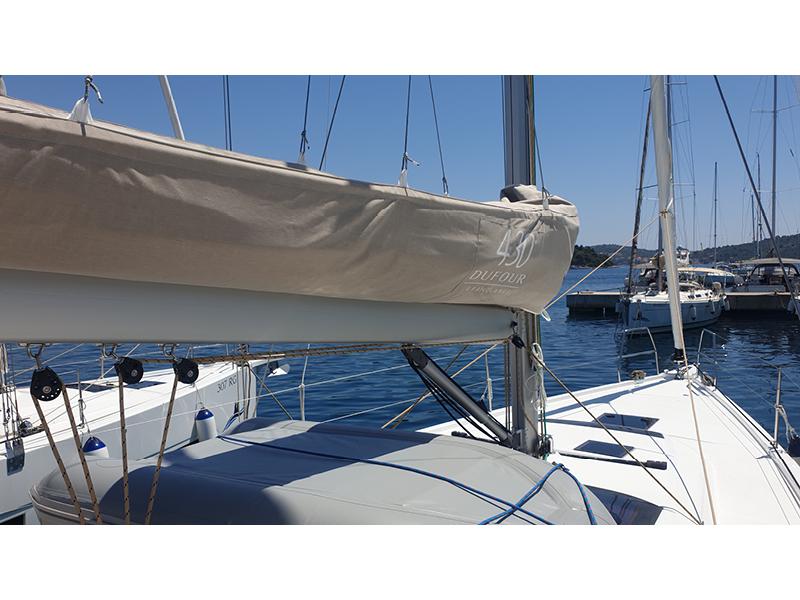 Book yachts online - sailboat - Dufour 430 Grand Large - Calando - rent