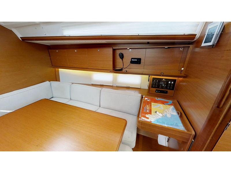 Book yachts online - sailboat - Dufour 390 Grand Large - Mimi - rent