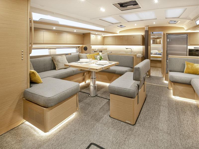 Book yachts online - sailboat - Dufour 530 Grand large - no name 1 (AC &amp; gen.) - rent