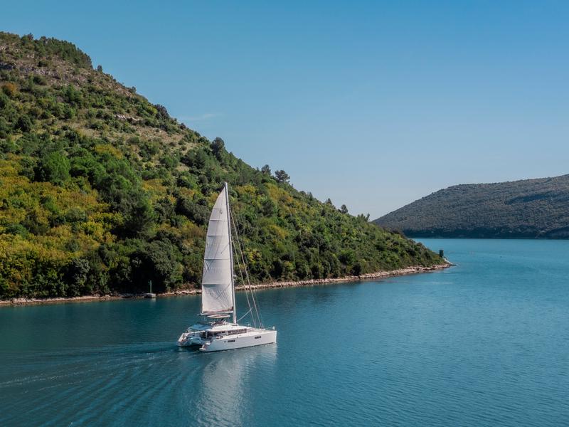 Book yachts online - catamaran - Lagoon 560 - Cool Change - rent