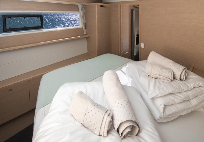 Book yachts online - catamaran - Lagoon 560 - Cool Change - rent