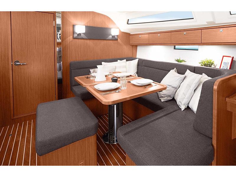 Book yachts online - sailboat - Bavaria 41 - Hermes - rent