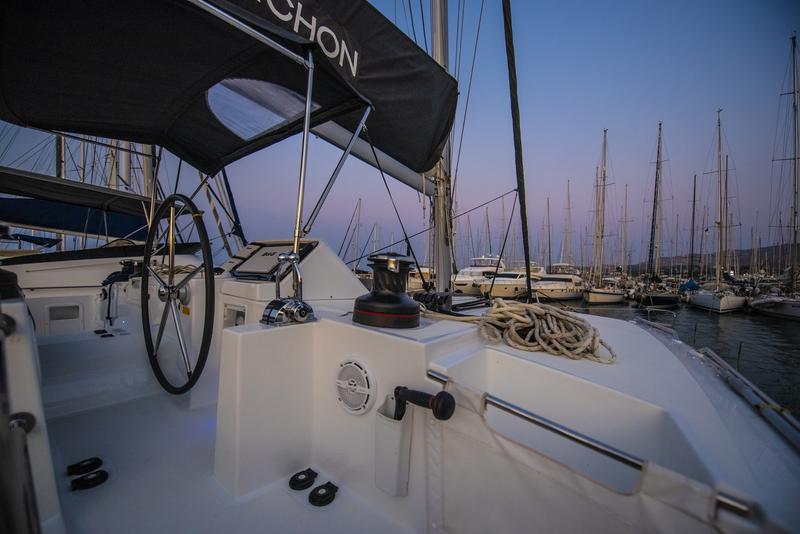 Book yachts online - catamaran - Lagoon 450 Flybridge - Greis - rent