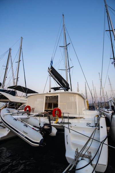 Book yachts online - catamaran - Lagoon 450 Flybridge - Greis - rent