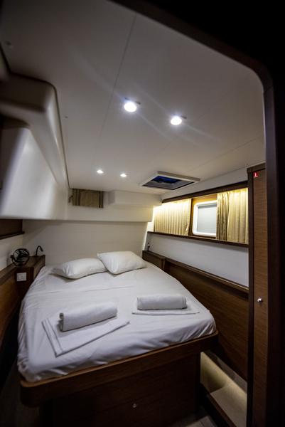 Book yachts online - catamaran - Lagoon 450 Flybridge - Greis - rent