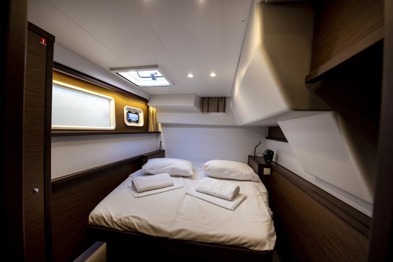 Book yachts online - catamaran - Lagoon 450 Flybridge - Greis - rent