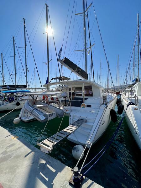 Book yachts online - catamaran - Lagoon 400 S2 - Utopia - rent