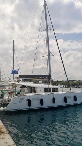 Book yachts online - catamaran - Lagoon 400 S2 - Utopia - rent