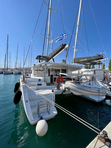 Book yachts online - catamaran - Lagoon 400 S2 - Utopia - rent