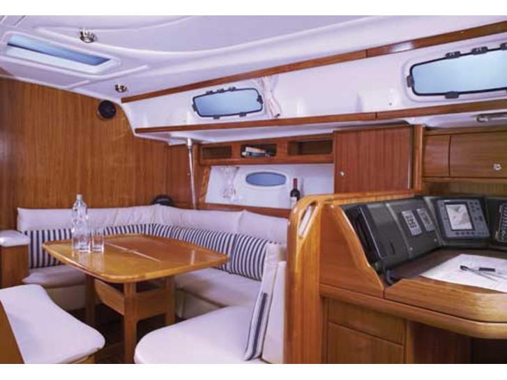 Book yachts online - sailboat - Bavaria 42 Cruiser - Toisjo - rent