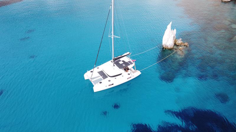 Book yachts online - catamaran - Lagoon 42 - Aktaia - rent