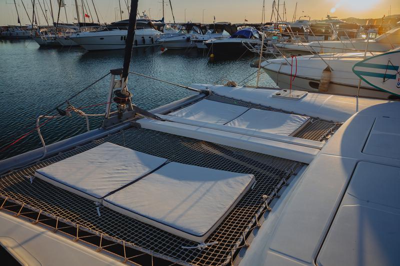 Book yachts online - catamaran - Lagoon 380 - Caramela - rent