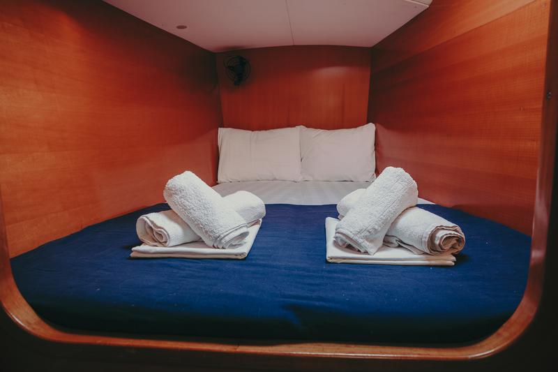 Book yachts online - catamaran - Lagoon 380 - Caramela - rent