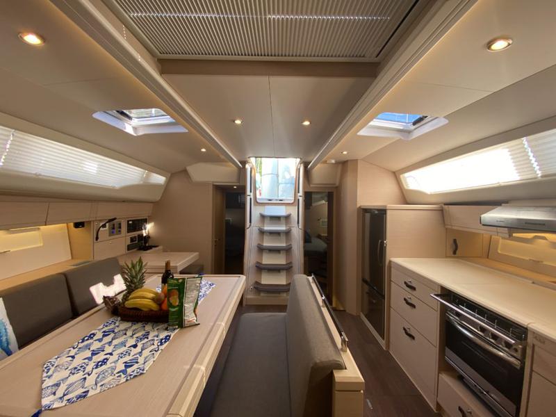 Book yachts online - sailboat - Jeanneau 54 - Storm Dancer 2 - rent