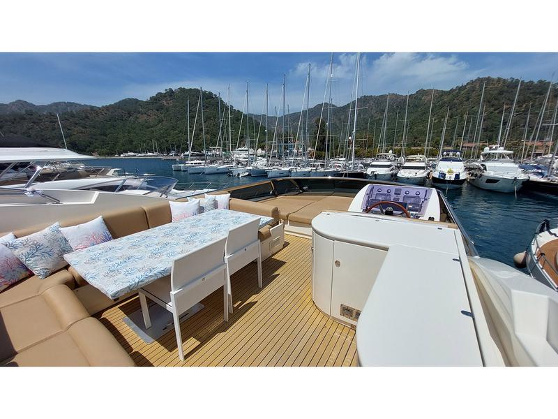 Book yachts online - motorboat - Evo Marine Deauville 760 - My Way  - rent