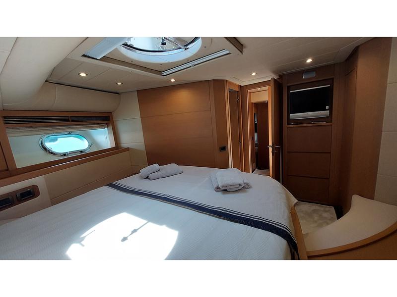 Book yachts online - motorboat - Evo Marine Deauville 760 - My Way  - rent