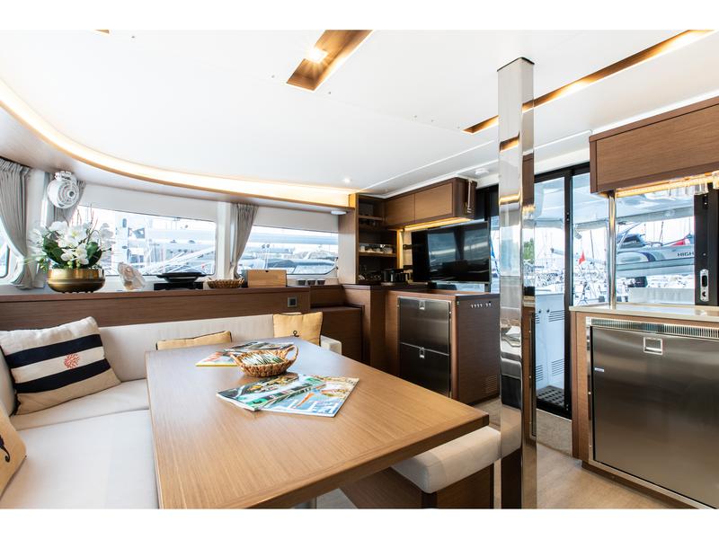 Book yachts online - catamaran - Lagoon 46 - Umi - rent