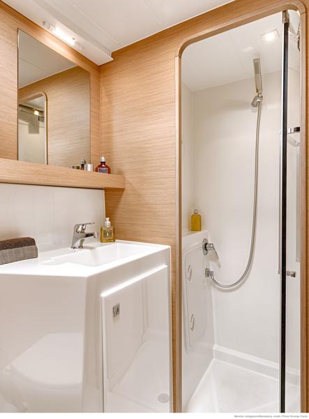 Book yachts online - catamaran - Lagoon 42 - Fujin - rent