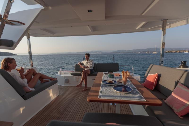 Book yachts online - catamaran - Isla 40 - Ares X - rent