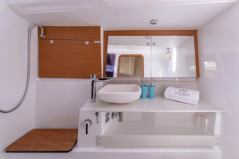 Book yachts online - sailboat - Dufour 430 Grand Large - Sandra - rent