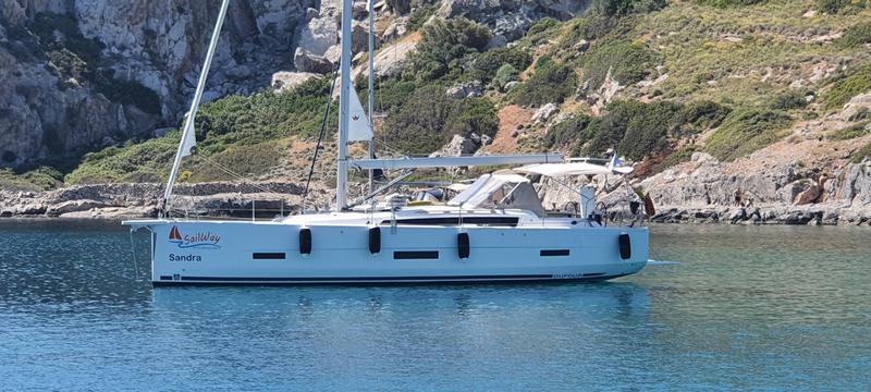 Book yachts online - sailboat - Dufour 430 Grand Large - Sandra - rent