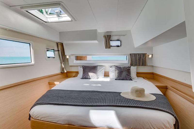 Book yachts online - catamaran - Lagoon 42 - Tato - rent